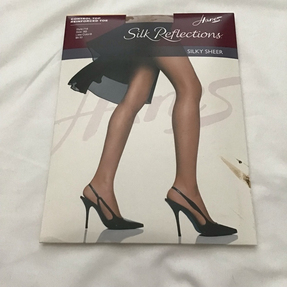 (NIP) Hanes Silk Reflections Silky Sheer Control Top Reinforced Toe Nylons